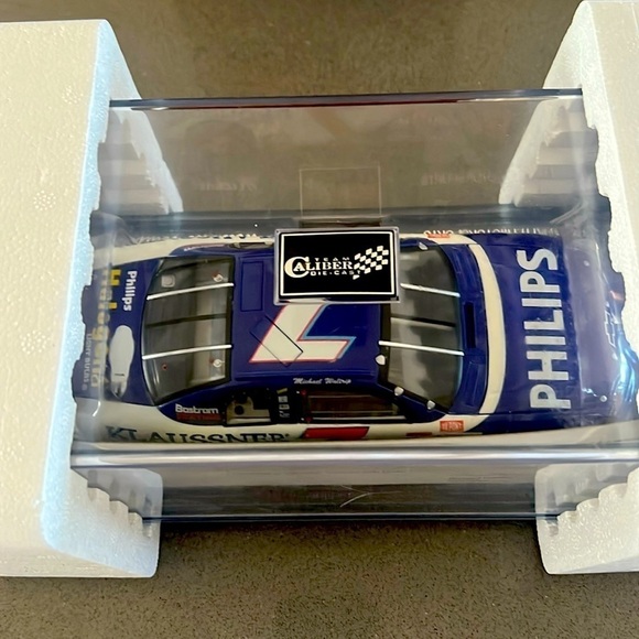 B1G1F  - Michael Waltrip #7 '99 Chevy Monte Carlo 1:24-Scale Car Team Caliber - Picture 1 of 6